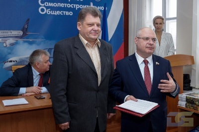 Любовь к авиации нужно прививать с младенчества-0