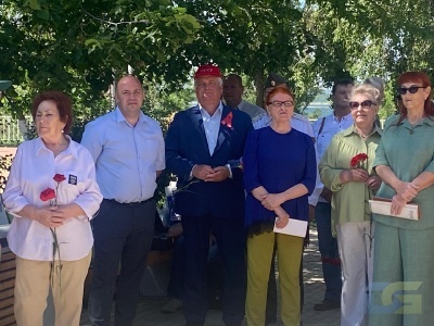 Воронежские коммунисты поздравили пограничников Нововоронежа с профессиональным праздником-3