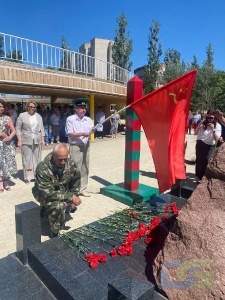 Воронежские коммунисты поздравили пограничников Нововоронежа с профессиональным праздником-10