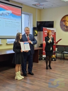 В Воронежском обкоме КПРФ наградили победителей конкурса «Мы рождены, чтоб сказку сделать былью!»-7