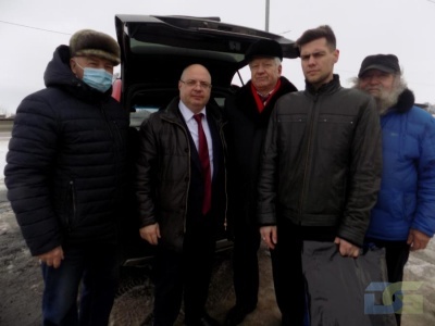 Своих в беде не оставим!-3